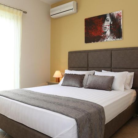 Dina Apartments Razata ภายนอก รูปภาพ